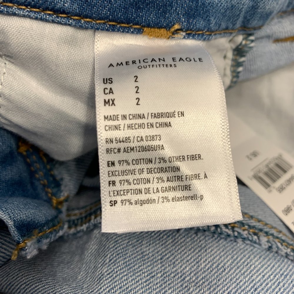 American Eagle Womens Size  26W/2 Super High Rise Denim Mom Short NWT! - Picture 15 of 16